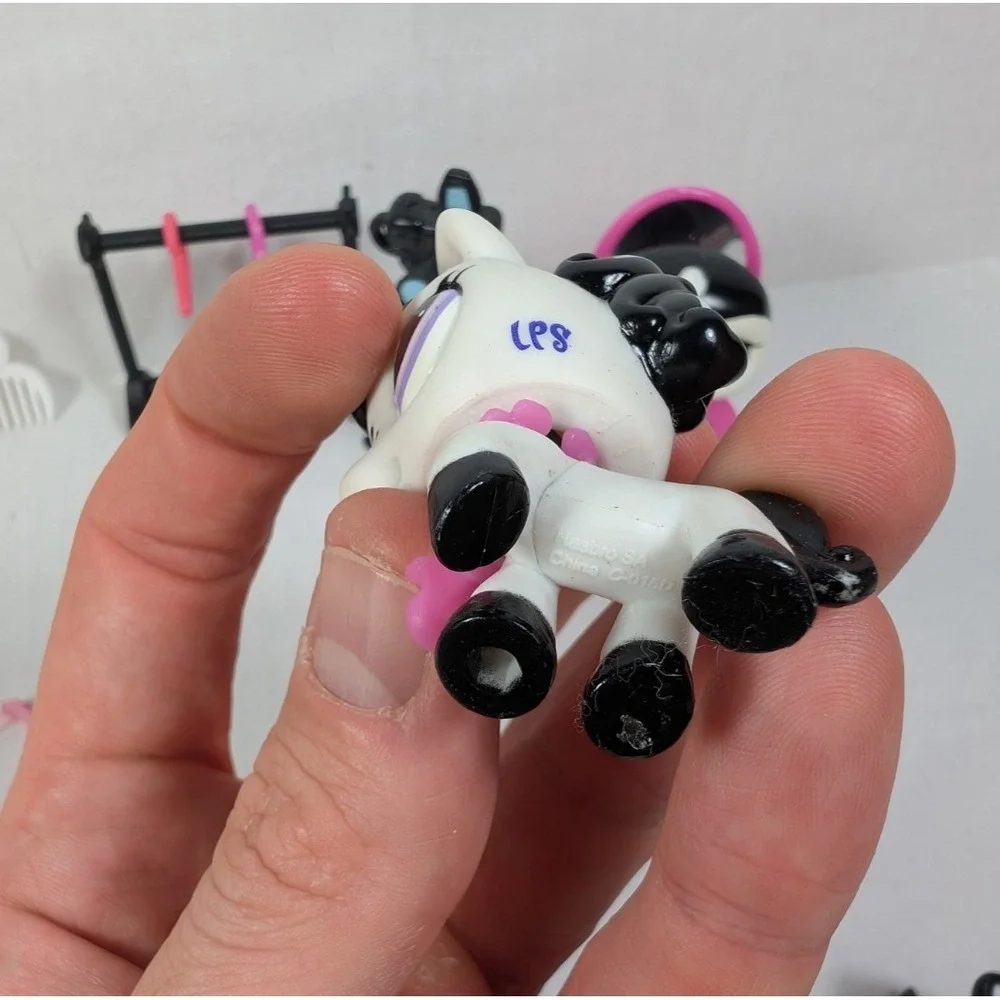 Littlest Pet Shop Blythe Fashion Shoot NEARLY COMPLETE Black & White Collection